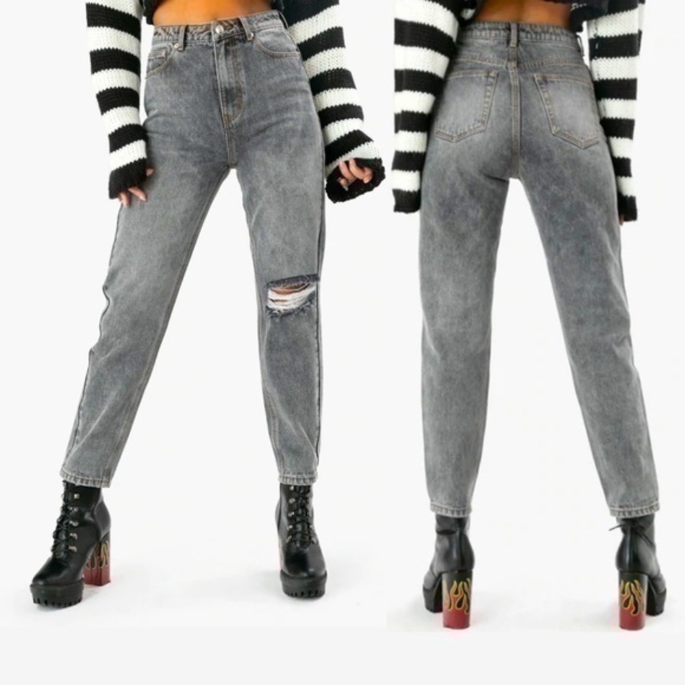 NWT Adika gray Camden mom jean light wash contrast stitching size M